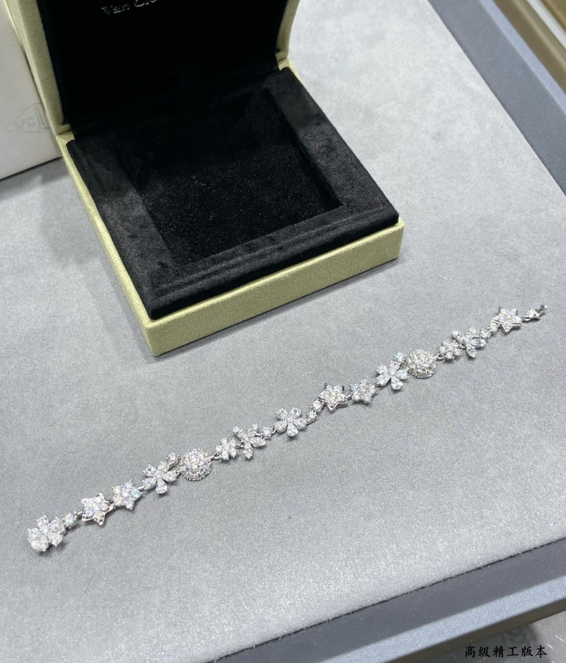 Vca Necklaces